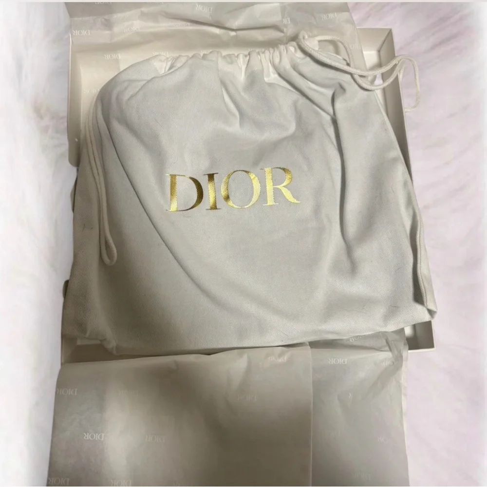 Christian Dior Diortravel Zipped Pouch - Picture 5 of 9
